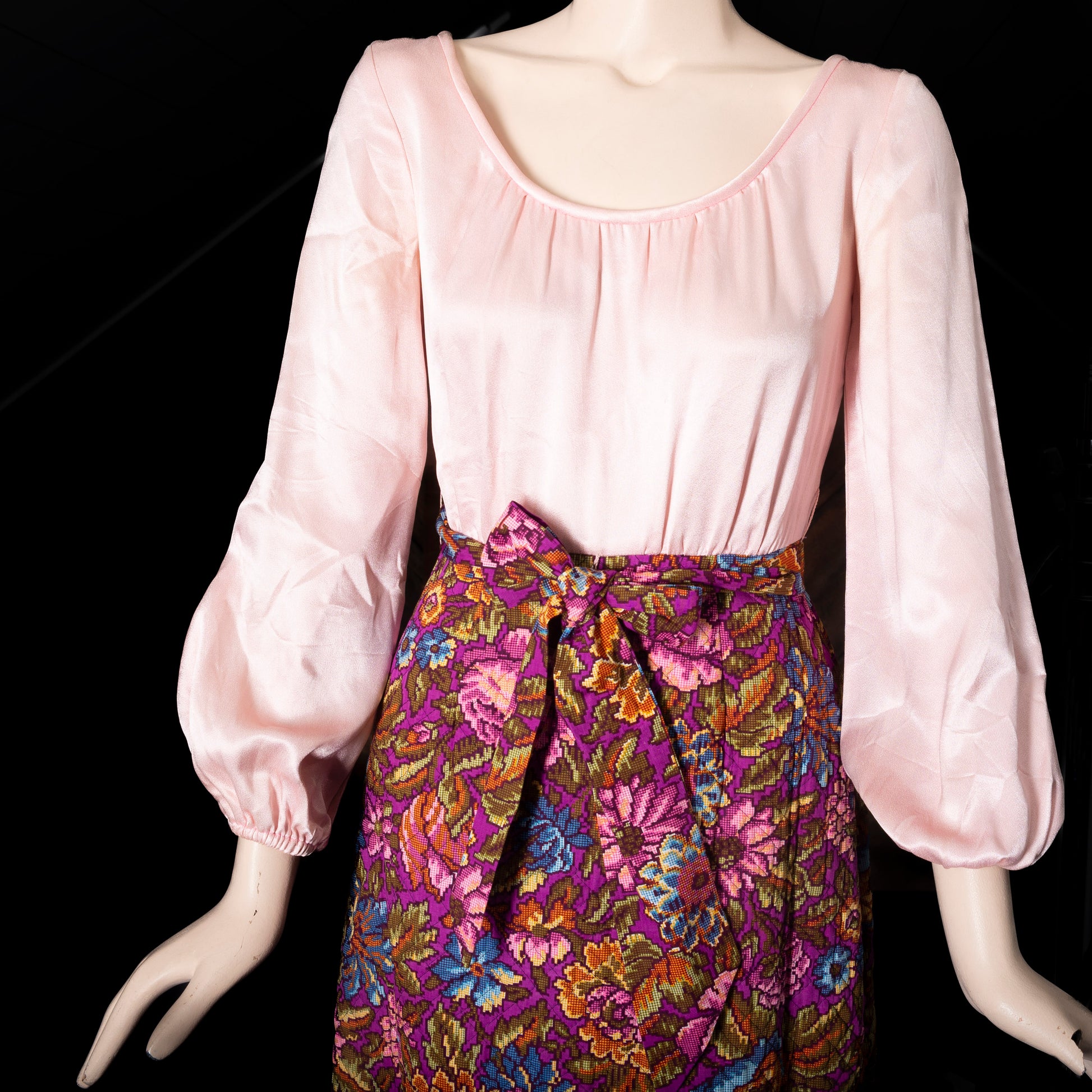1970s Vintage Pink Quilted Dress – DressCodeRedux 1970s Vintage Pink Quilted Dress – DressCodeRedux